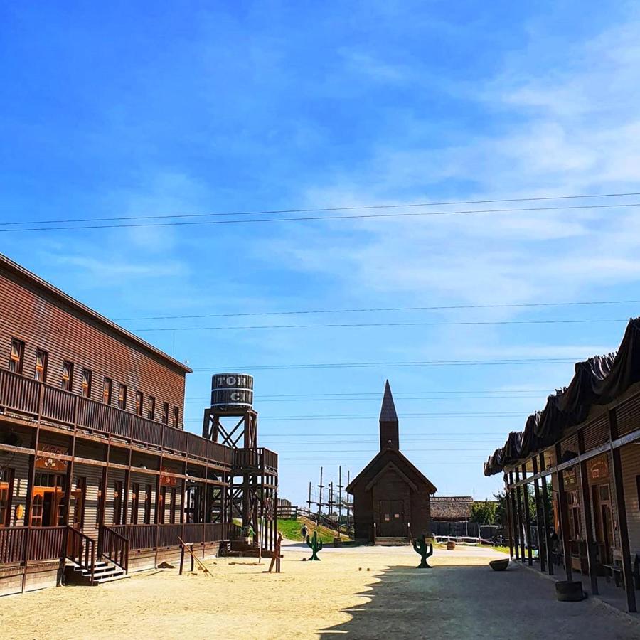 Tordas Western House Bed & Breakfast エクステリア 写真