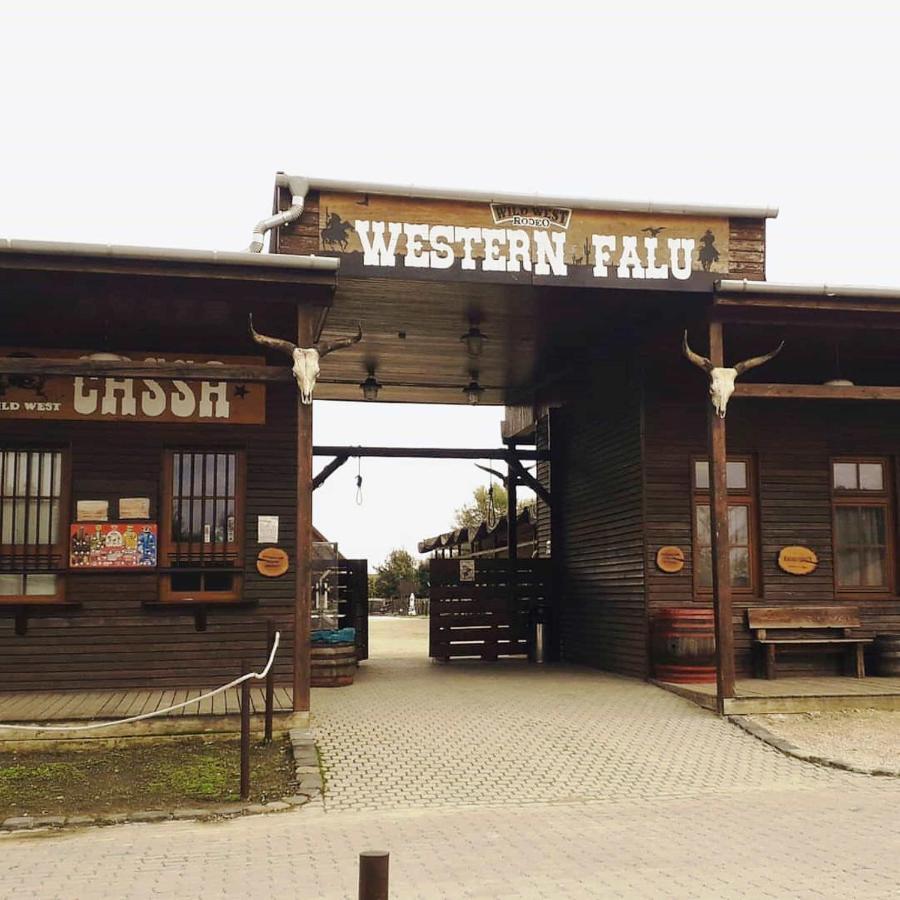 Tordas Western House Bed & Breakfast エクステリア 写真