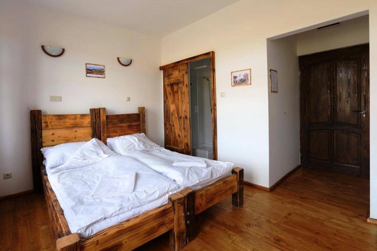 Tordas Western House Bed & Breakfast エクステリア 写真